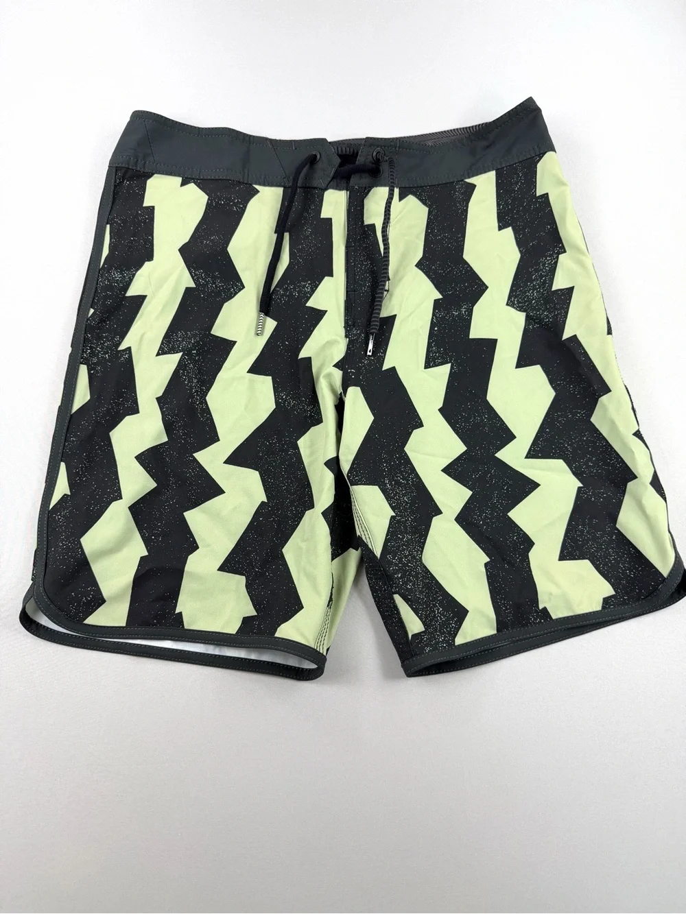 Volcom Boys Size 30 Mod-Tech Board Shorts Green Black Geometric Surf Swim Trunks